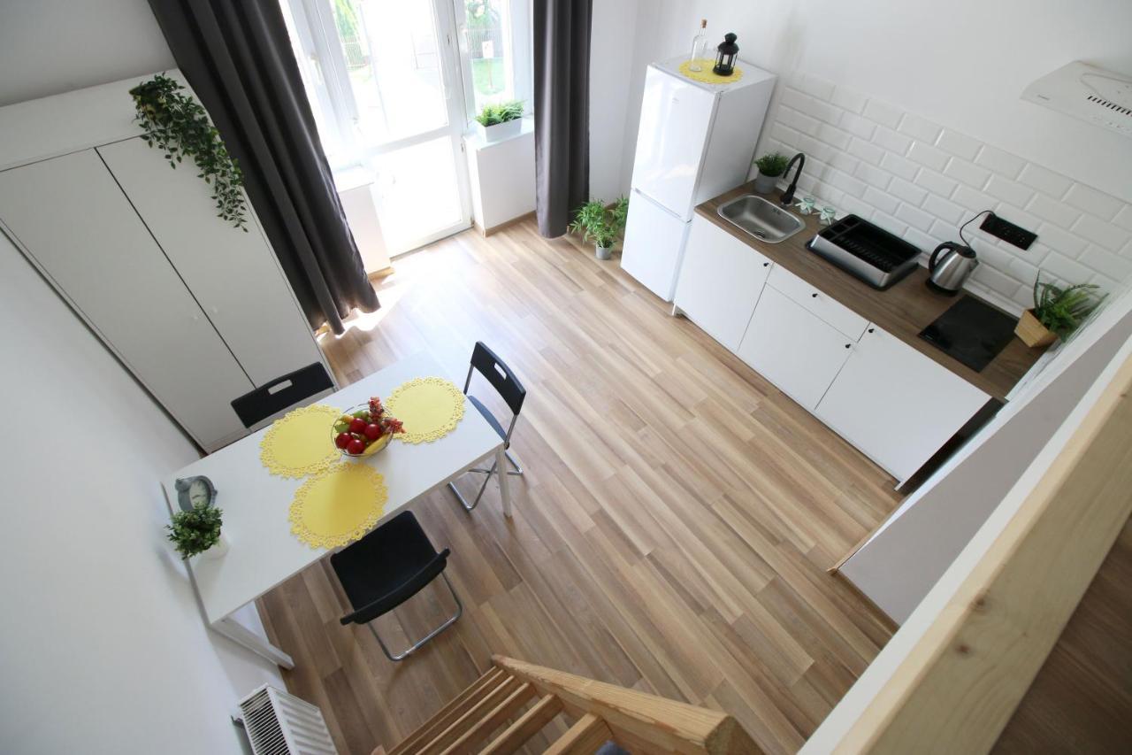 Sunny Studio In The City Center Лодз Екстериор снимка